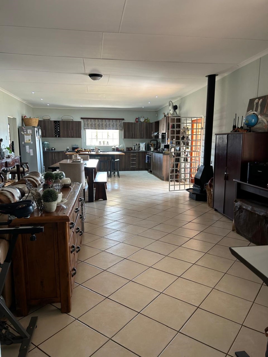 8 Bedroom Property for Sale in Swartruggens North West